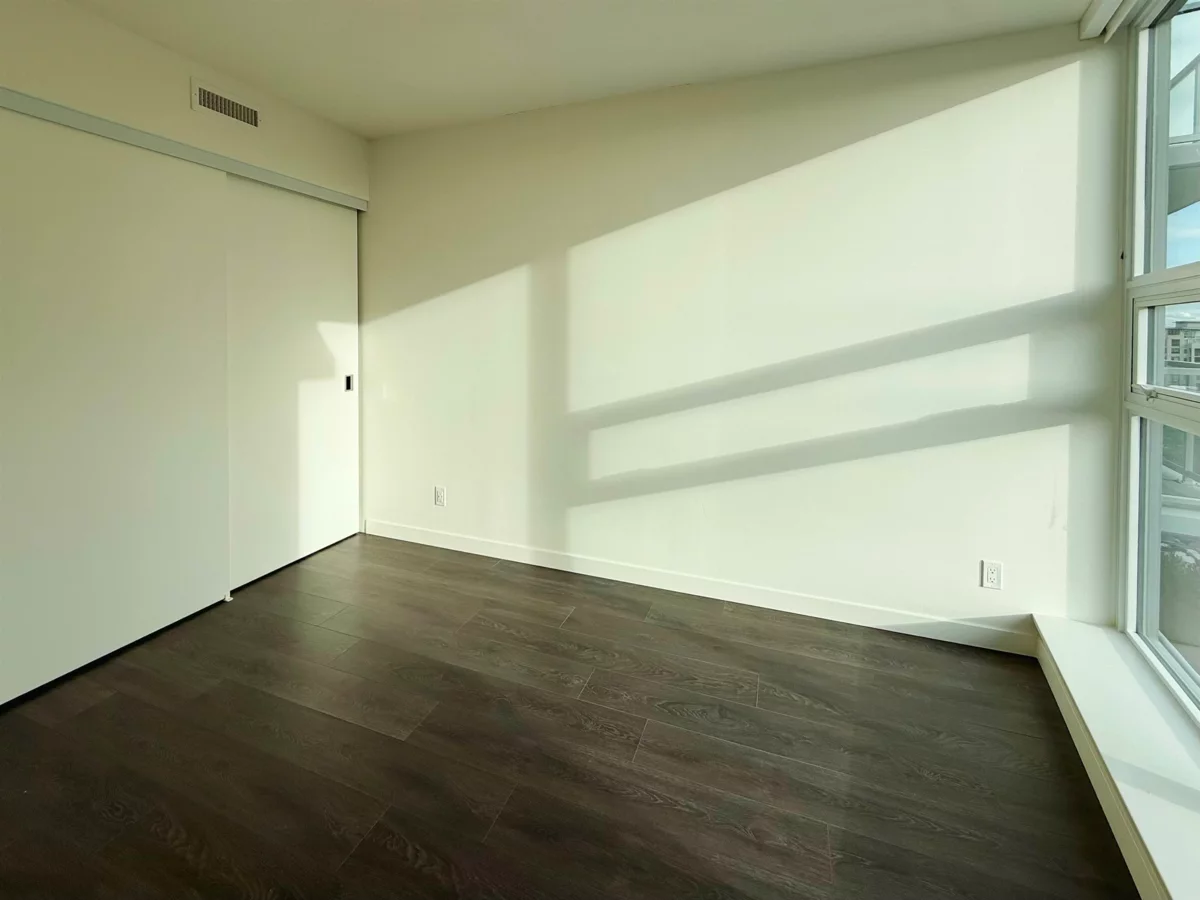 Walk-In Closet Photo of 1301 6633 Buswell Street, Richmond, BC