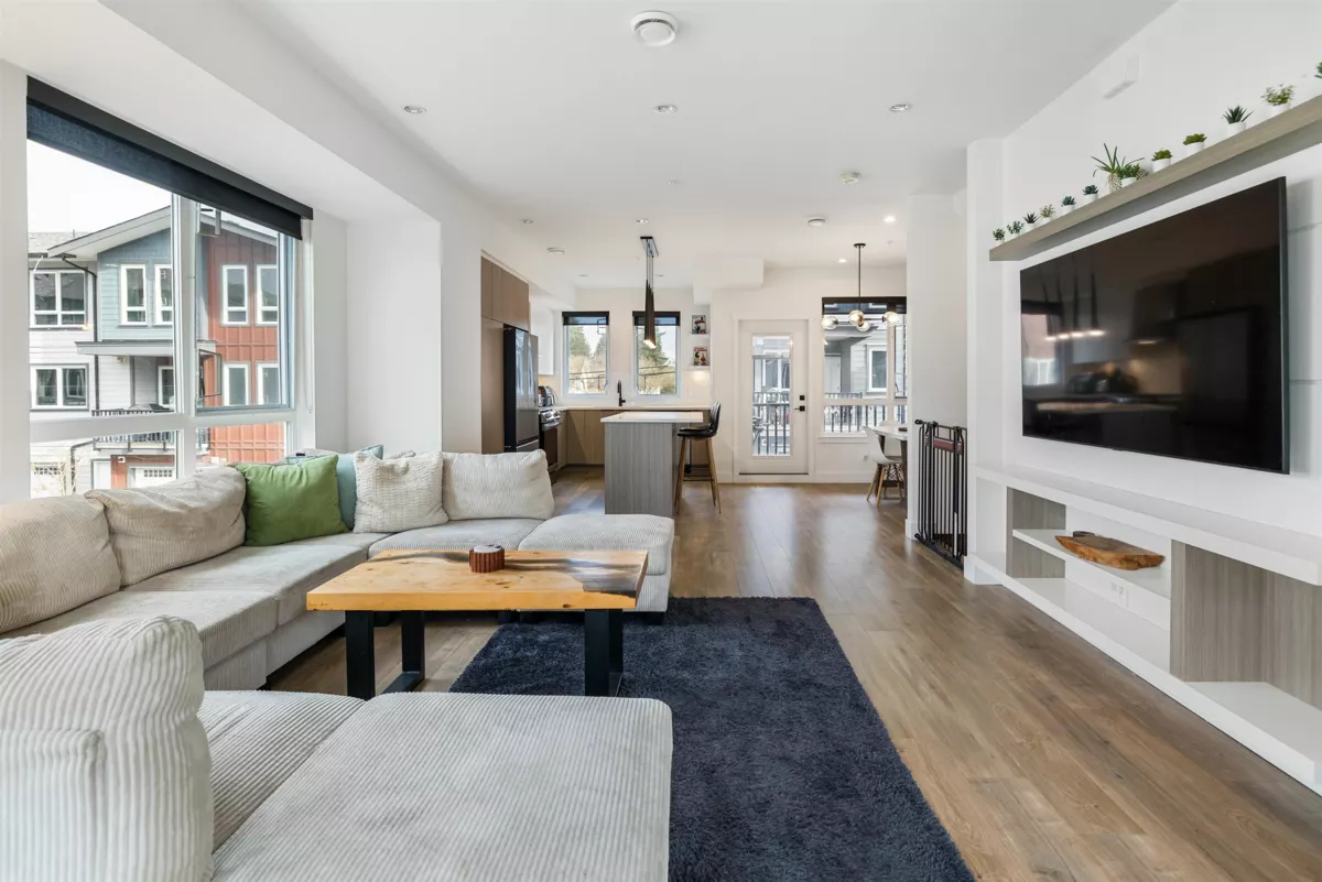 Kitchen Island Photo of 8 11851 232 Street, Maple Ridge, BC