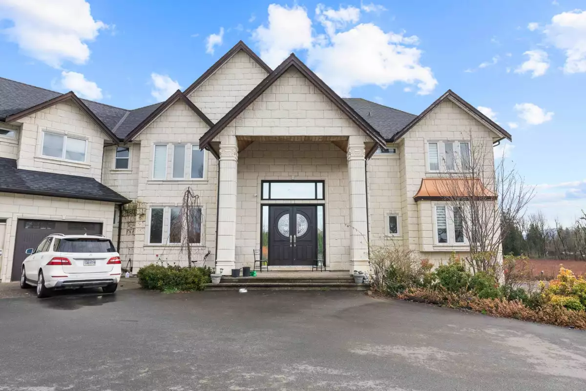 Hallway Photo of 1264 Mccallum Road, Abbotsford, BC