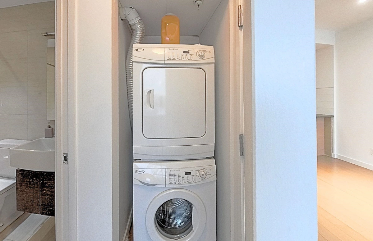 Kitchen Island Photo of 823 8080 Cambie Road, Richmond, BC