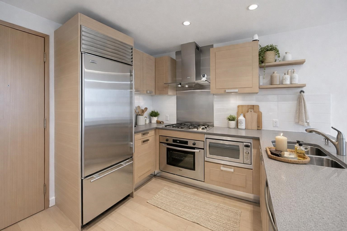 Living Room Photo of 823 8080 Cambie Road, Richmond, BC