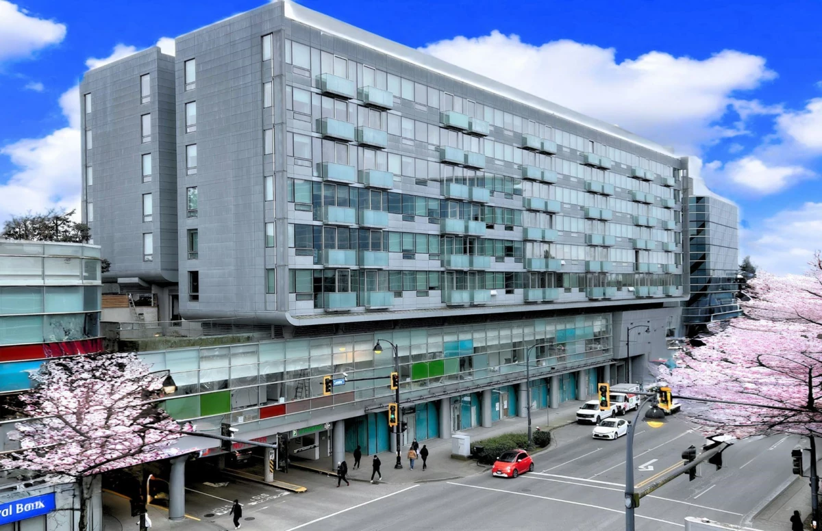 Walk-In Closet Photo of 823 8080 Cambie Road, Richmond, BC