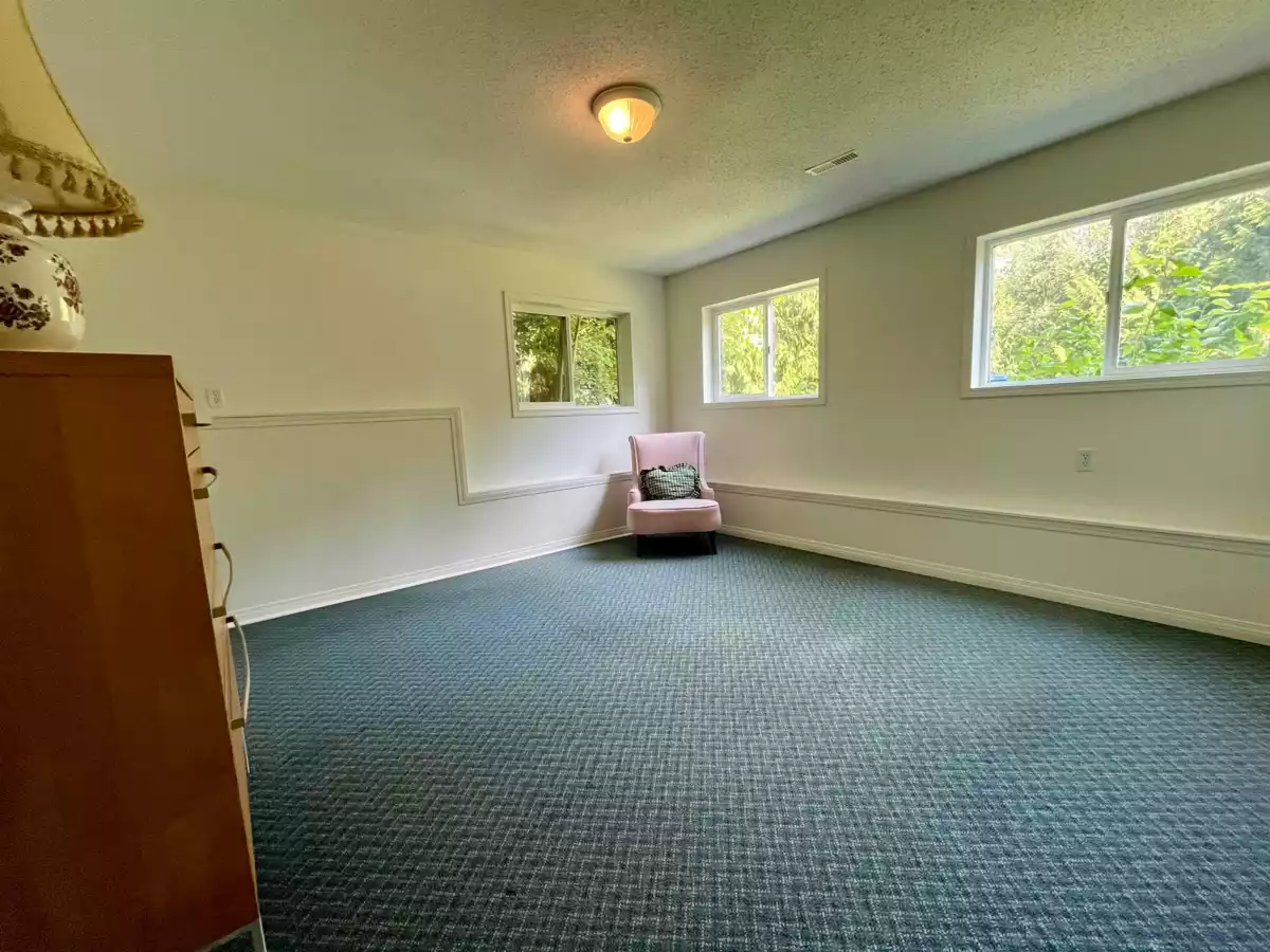 Hallway Photo of 6080 Ross Road, Chilliwack, BC