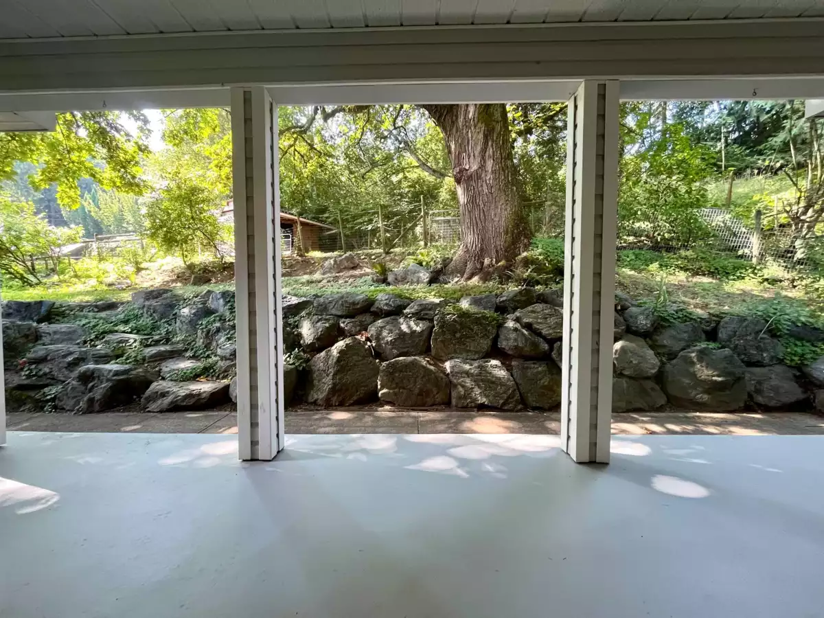 Mudroom Photo of 6080 Ross Road, Chilliwack, BC