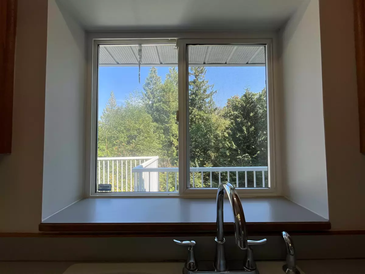 Primary Bathroom Photo of 6080 Ross Road, Chilliwack, BC