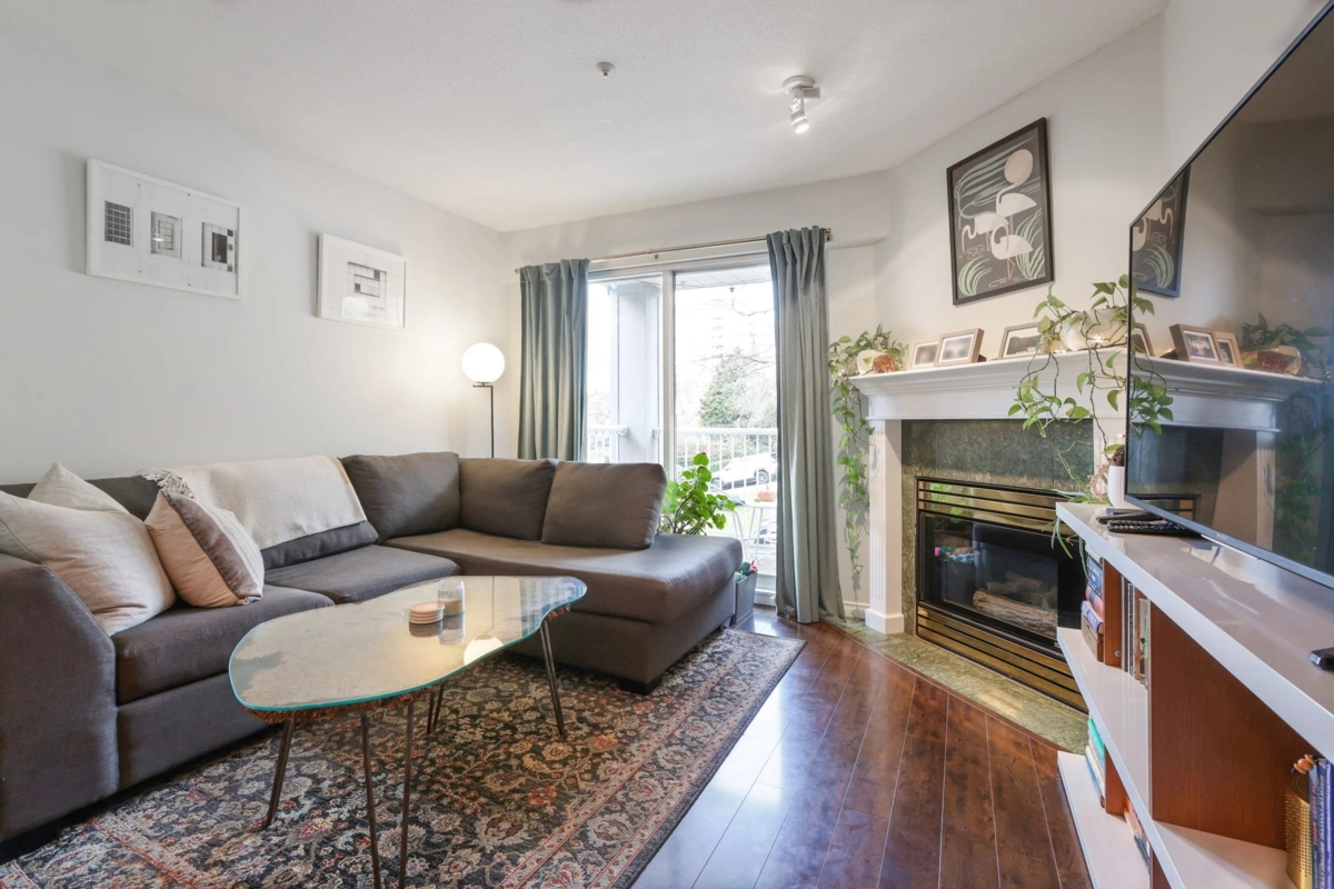 Family Room Photo of 304 135 Eleventh Street, New Westminster, BC