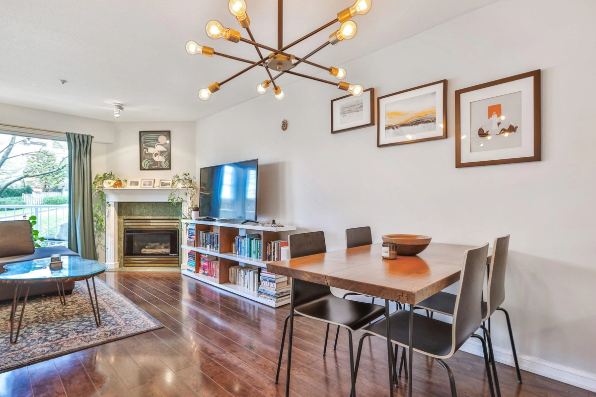 Kitchen Island Photo of 304 135 Eleventh Street, New Westminster, BC