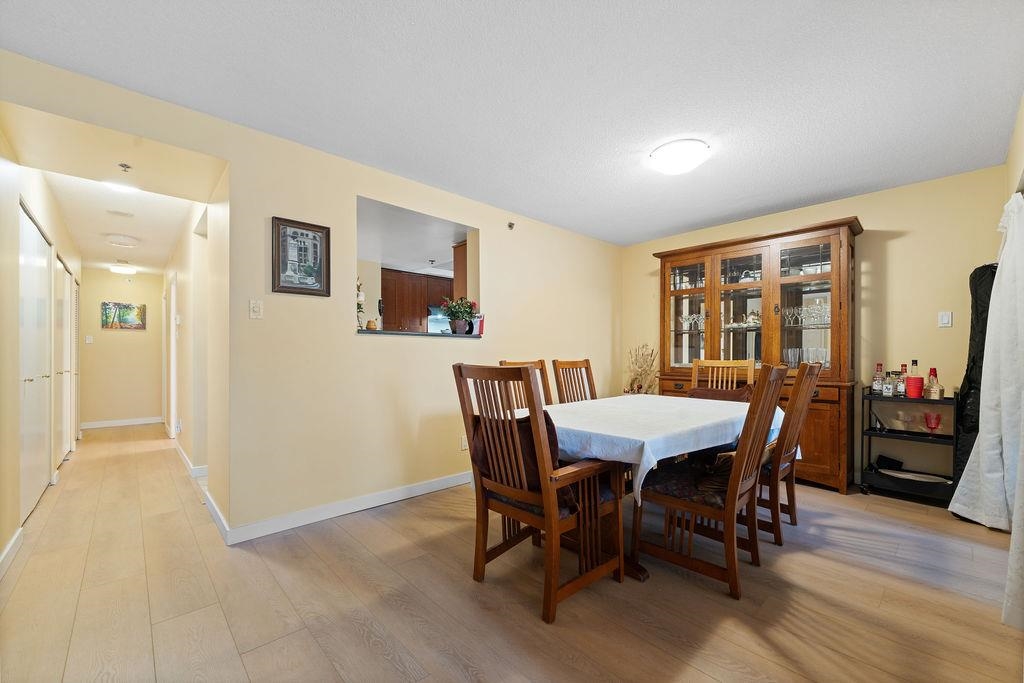 Breakfast Nook Photo of 404 238 Alvin Narod Mews, Vancouver, BC