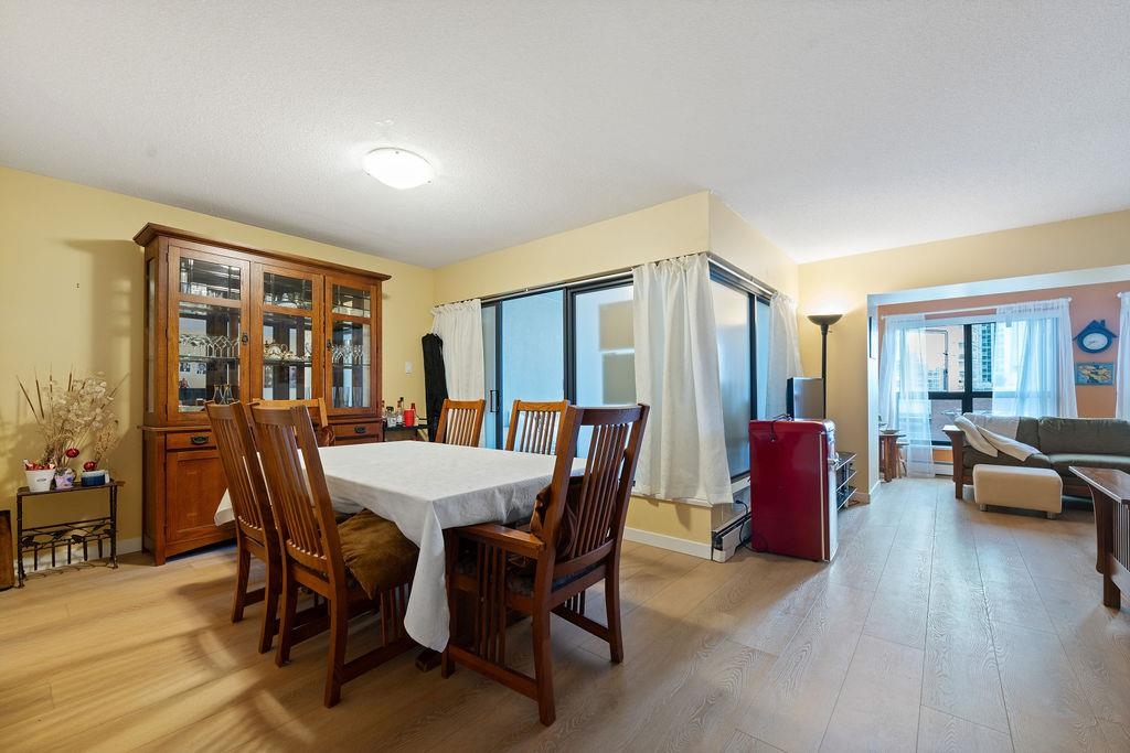 Kitchen Photo of 404 238 Alvin Narod Mews, Vancouver, BC