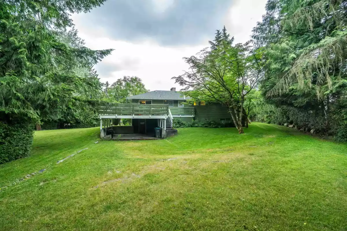 Living Room Photo of 15875 101a Avenue, Surrey, BC