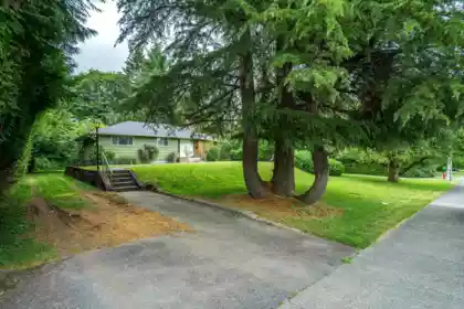 Kitchen Photo of 15875 101a Avenue, Surrey, BC
