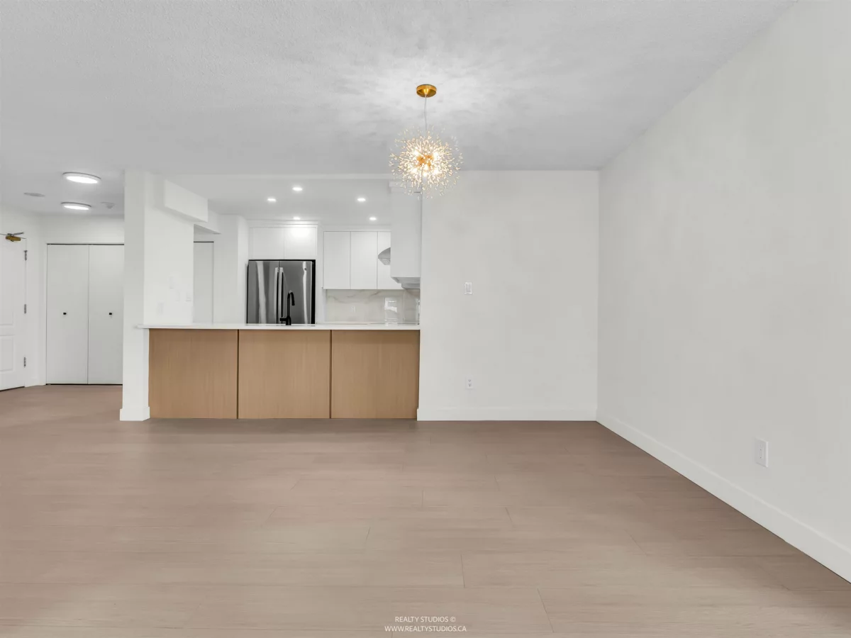 Family Room Photo of 1003 1135 Quayside Drive, New Westminster, BC