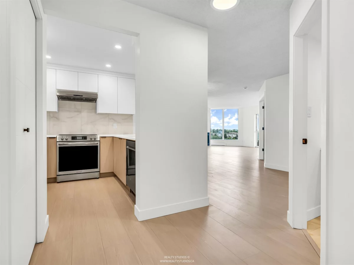 Living Room Photo of 1003 1135 Quayside Drive, New Westminster, BC