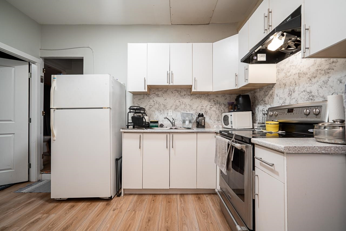 Breakfast Nook Photo of 13032 61 Avenue, Surrey, BC