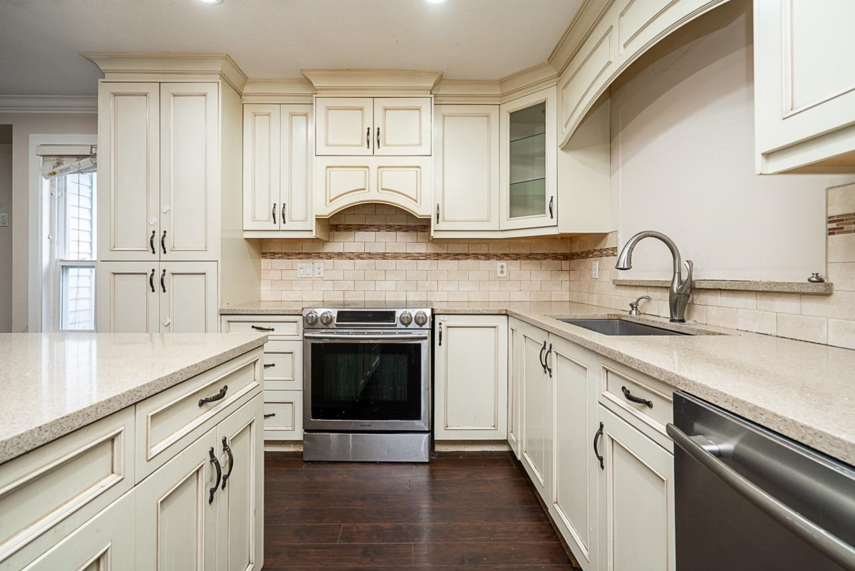 Family Room Photo of 13032 61 Avenue, Surrey, BC