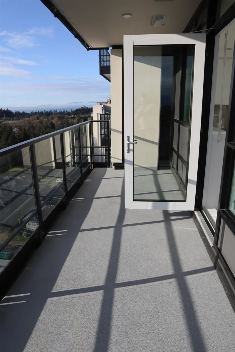 Kitchen Island Photo of 1410 5380 Crooked Branch Road, Vancouver, BC
