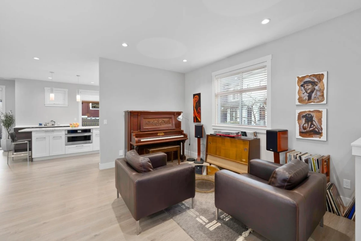 Dining Area Photo of 80 15677 28 Avenue, Surrey, BC