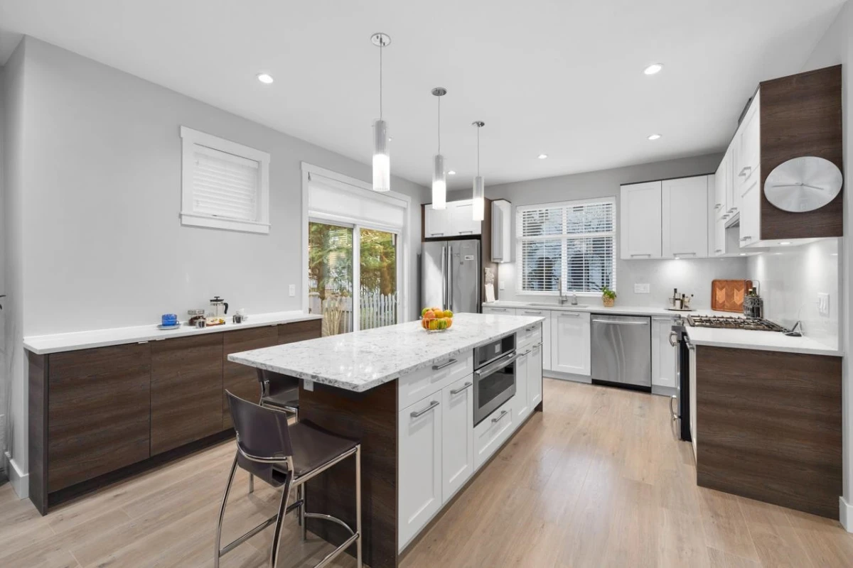 Kitchen Island Photo of 80 15677 28 Avenue, Surrey, BC