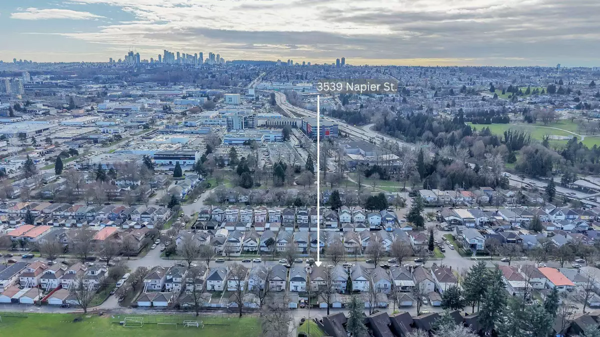 Backyard Photo of 3539 Napier Street, Vancouver, BC