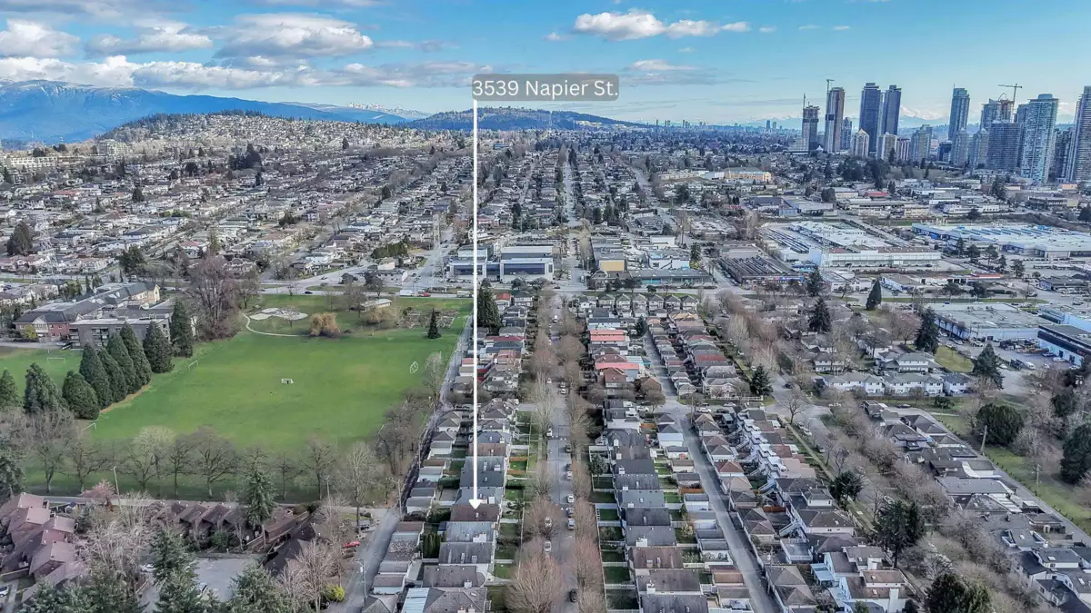 Garden / Landscaping Photo of 3539 Napier Street, Vancouver, BC