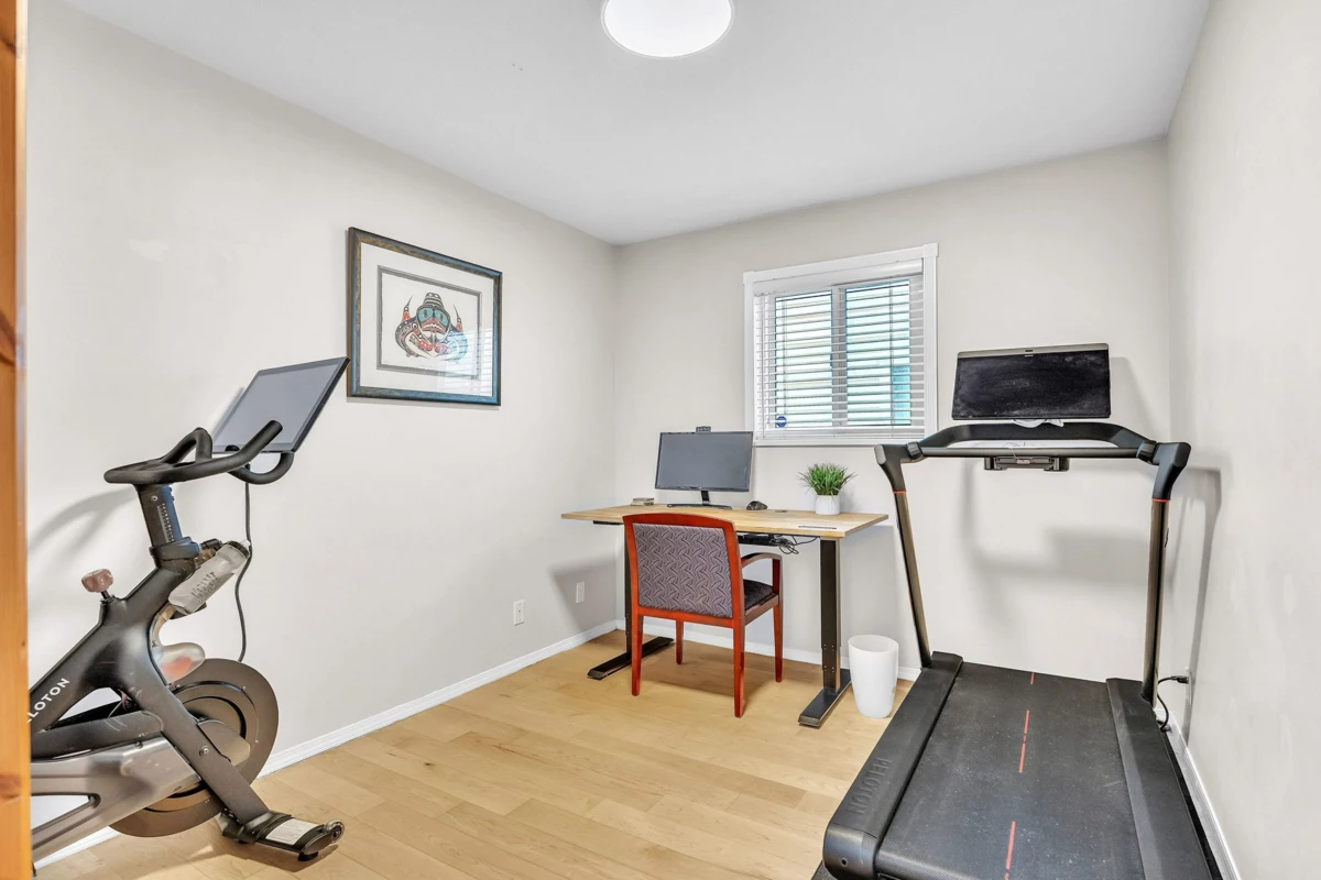 Kitchen Island Photo of 3539 Napier Street, Vancouver, BC