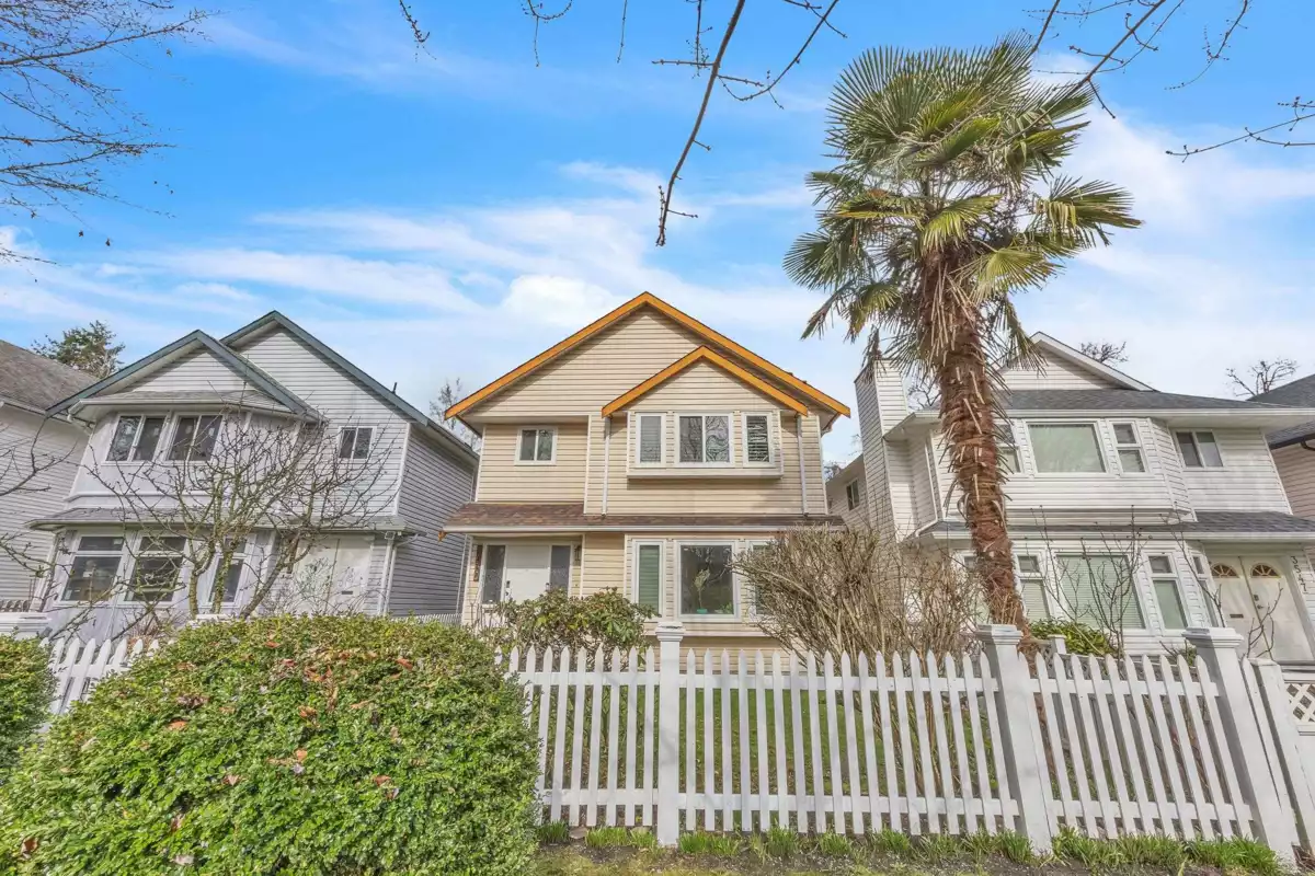 Outdoor Patio Photo of 3539 Napier Street, Vancouver, BC