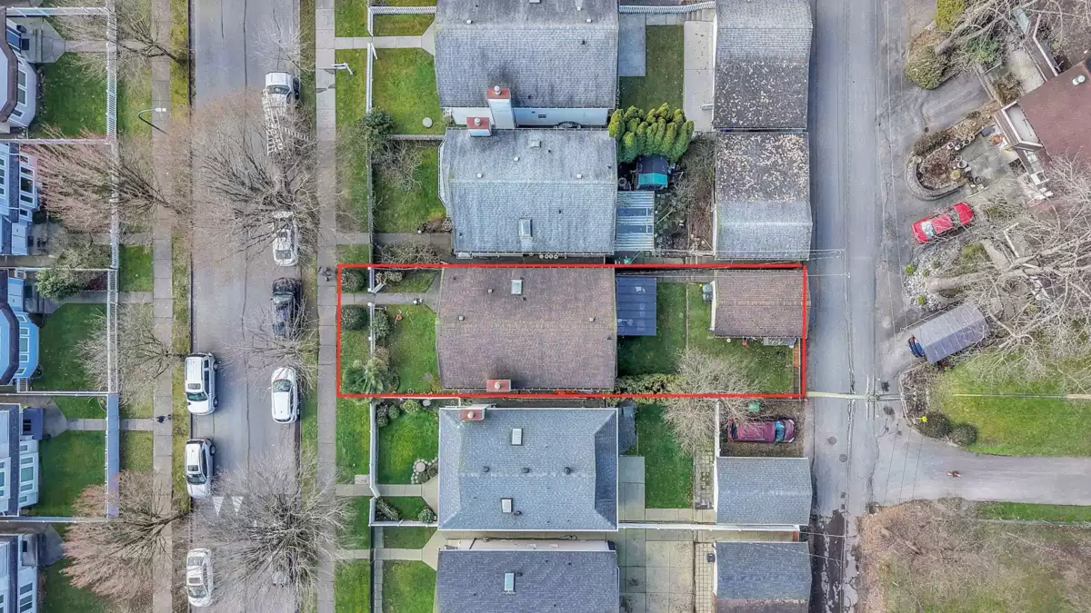 Swimming Pool Photo of 3539 Napier Street, Vancouver, BC