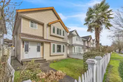 Hot Tub / Spa Photo of 3539 Napier Street, Vancouver, BC
