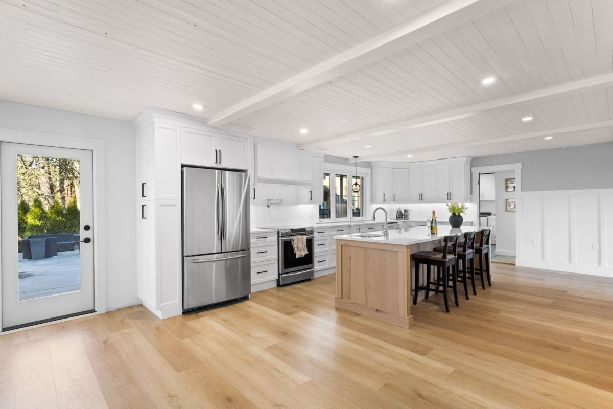 Breakfast Nook Photo of 6341 Mccallum Road, Agassiz, BC