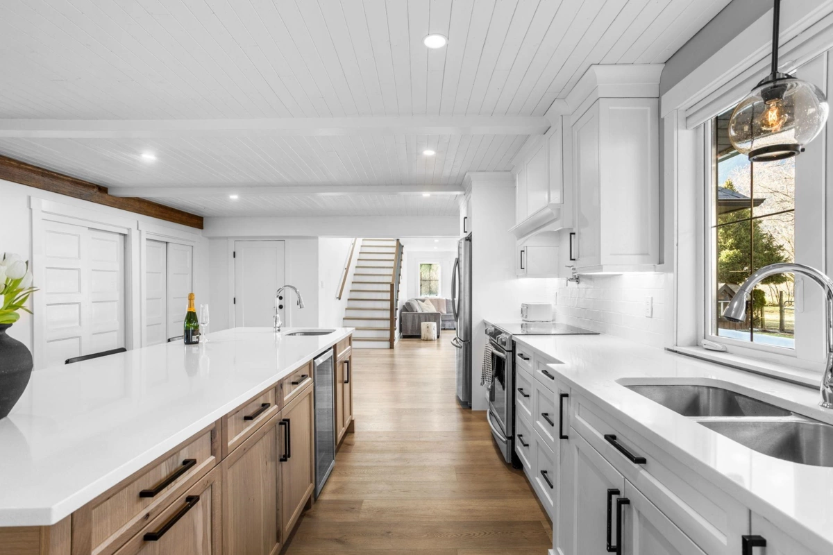 Kitchen Island Photo of 6341 Mccallum Road, Agassiz, BC