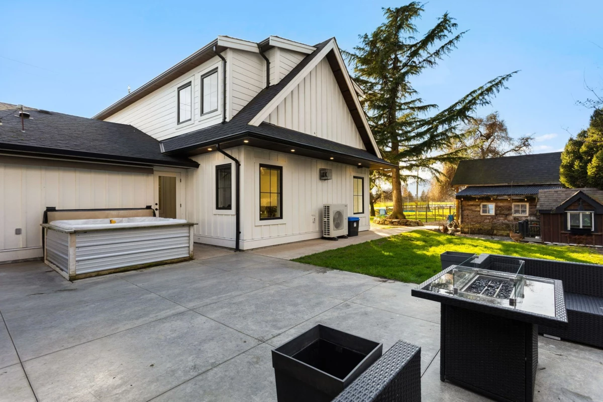 Outdoor Deck Photo of 6341 Mccallum Road, Agassiz, BC