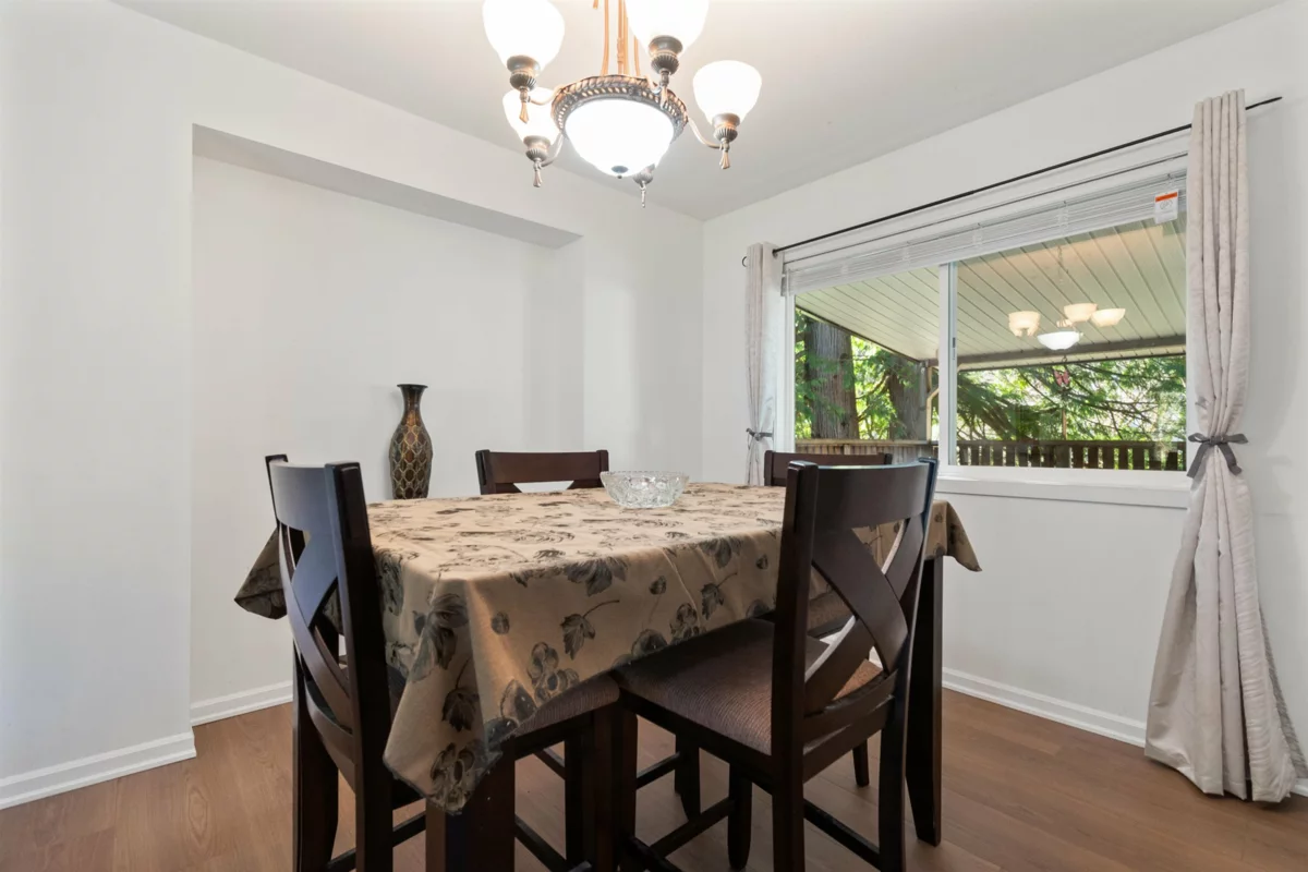 Basement Recreation Room Photo of 20143 Silverview Road, Hope, BC