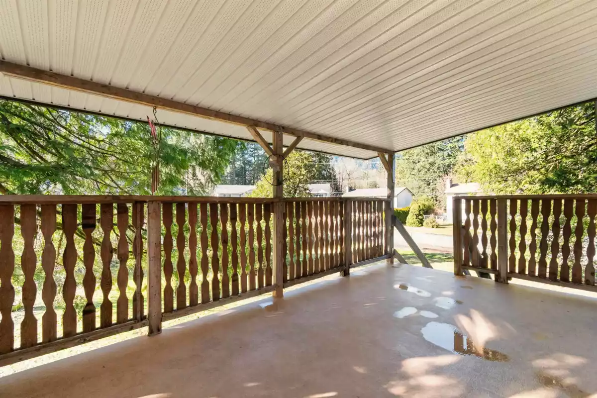 Dining Area Photo of 20143 Silverview Road, Hope, BC
