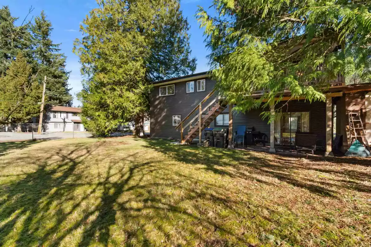 Kitchen Island Photo of 20143 Silverview Road, Hope, BC