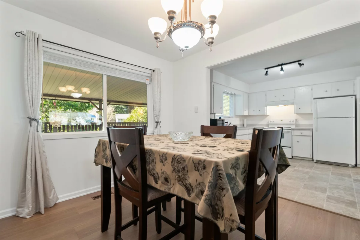 Laundry Room Photo of 20143 Silverview Road, Hope, BC