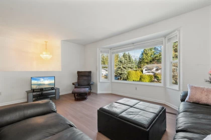 Walk-In Closet Photo of 20143 Silverview Road, Hope, BC