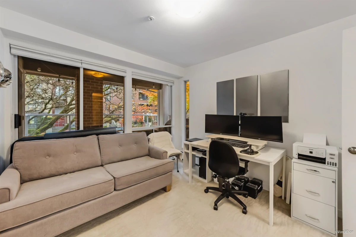 Primary Bathroom Photo of 207 2288 W 12th Avenue, Vancouver, BC