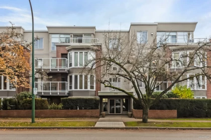 Laundry Room Photo of 207 2288 W 12th Avenue, Vancouver, BC