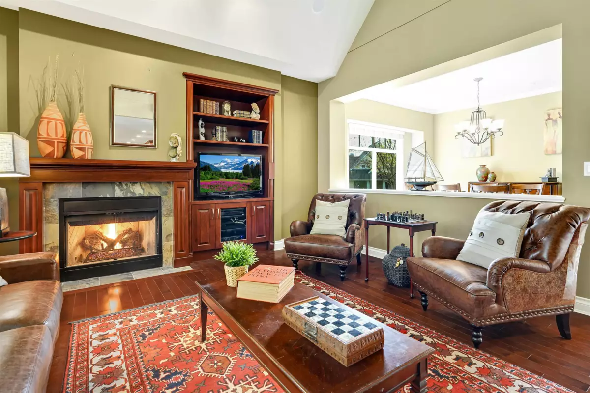 Breakfast Nook Photo of 2052 128a Street, Surrey, BC