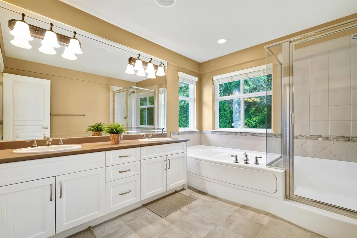 Hallway Photo of 2052 128a Street, Surrey, BC