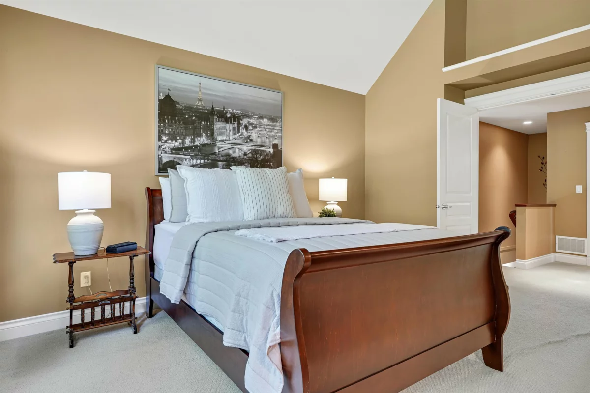 Laundry Room Photo of 2052 128a Street, Surrey, BC