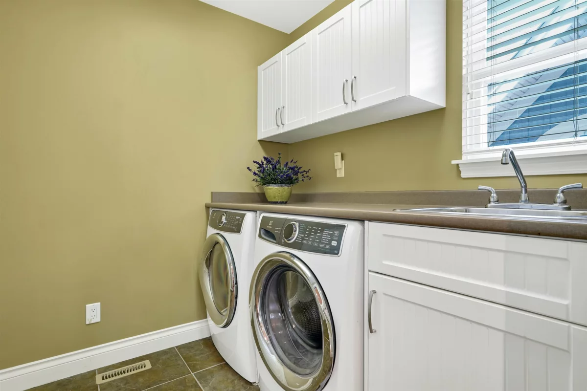 Office / Den Photo of 2052 128a Street, Surrey, BC