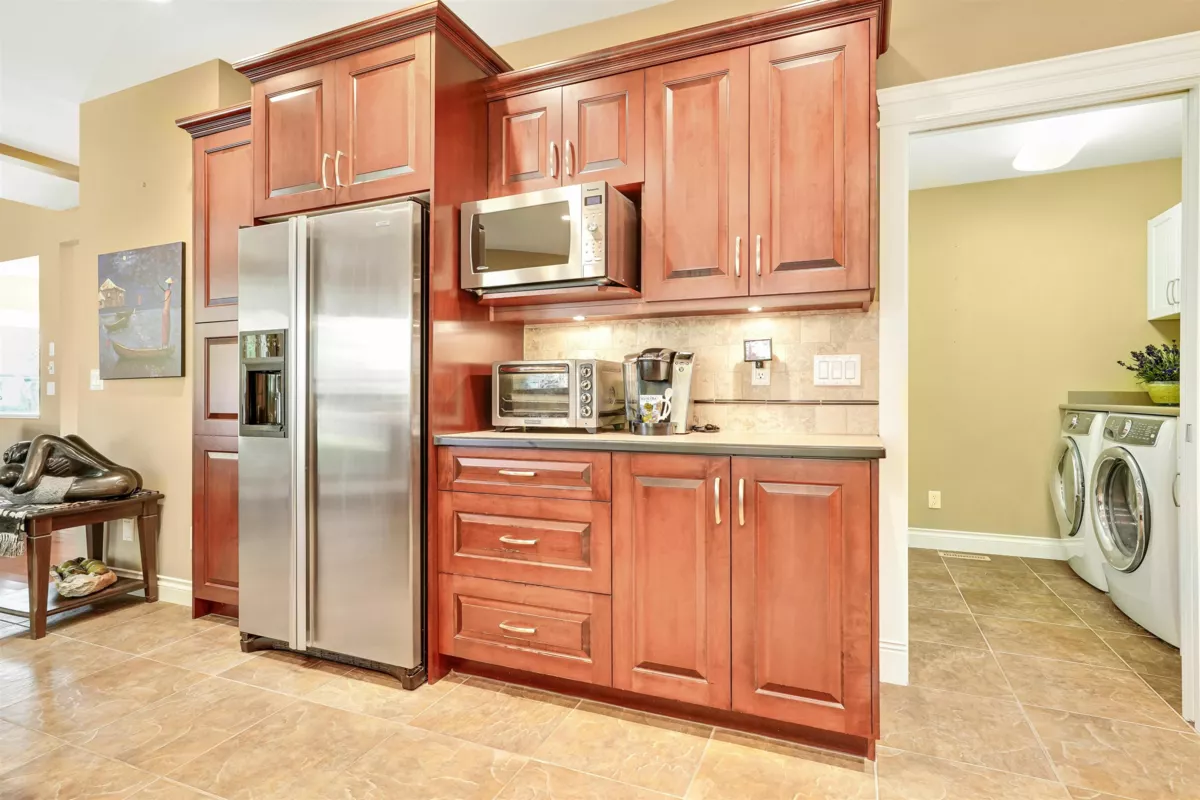 Powder Room Photo of 2052 128a Street, Surrey, BC