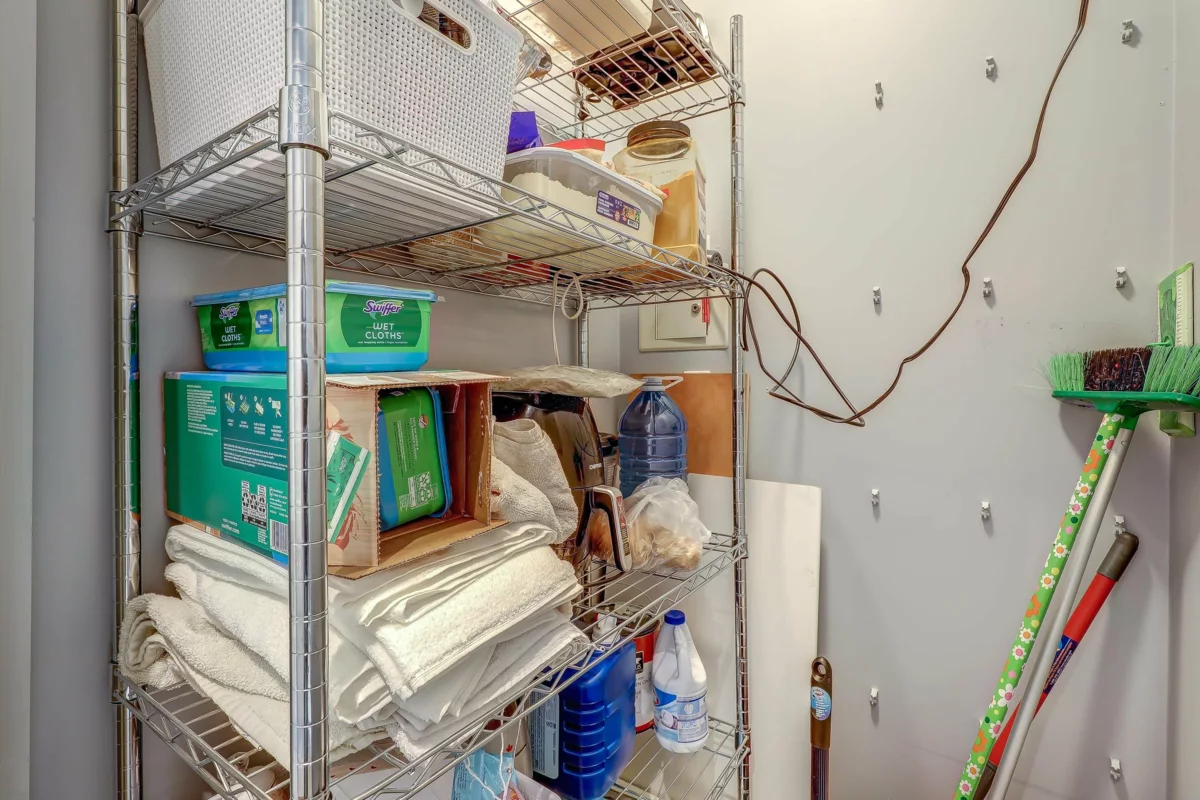 Entry Foyer Photo of 210 15110 108 Avenue, Surrey, BC