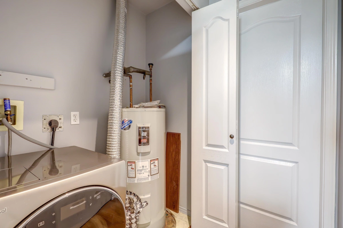 Powder Room Photo of 210 15110 108 Avenue, Surrey, BC