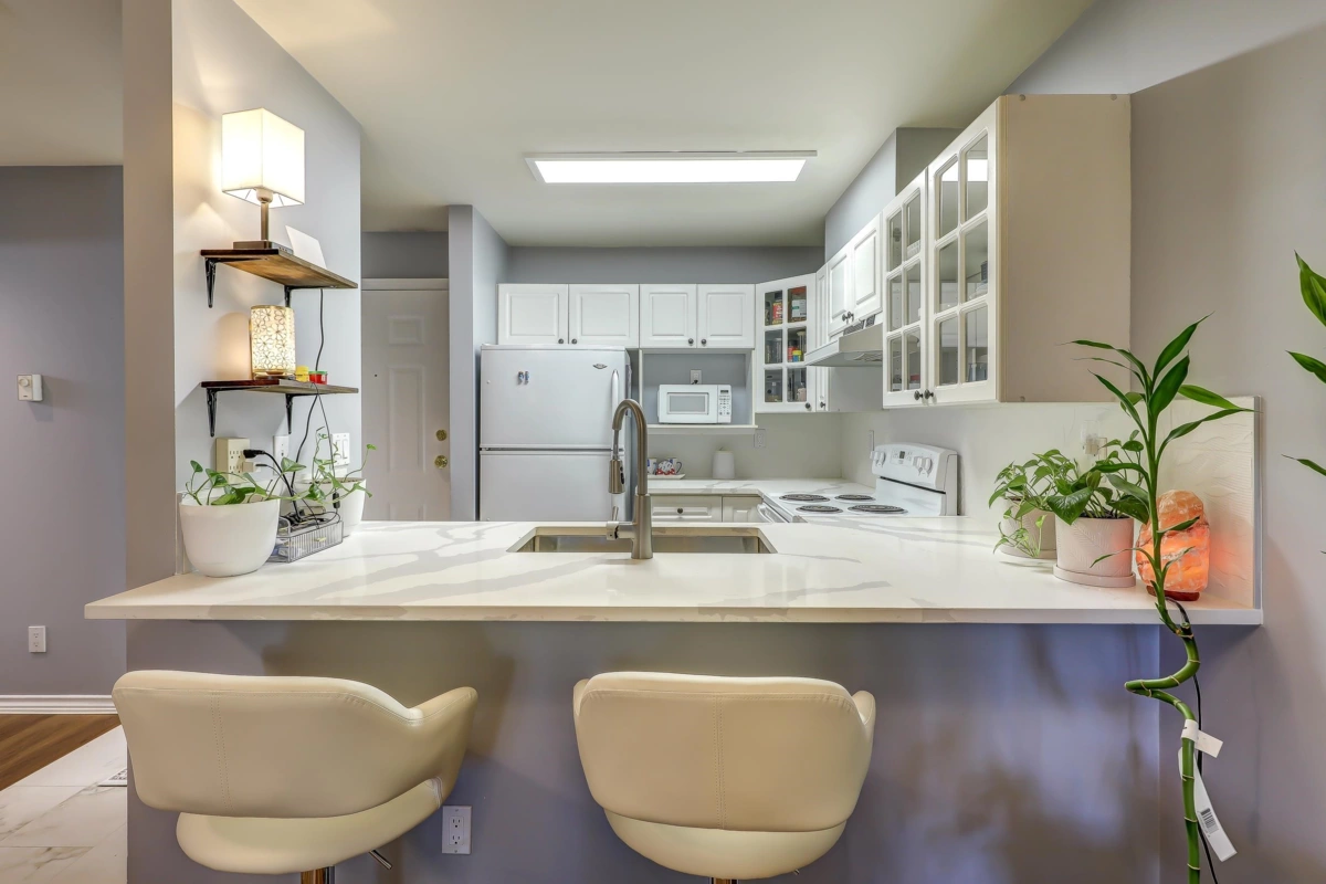 Walk-In Closet Photo of 210 15110 108 Avenue, Surrey, BC