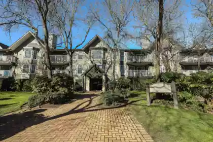 210 15110 108 Avenue, Surrey, BC