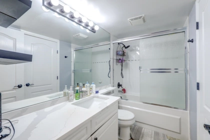 Laundry Room Photo of 210 15110 108 Avenue, Surrey, BC