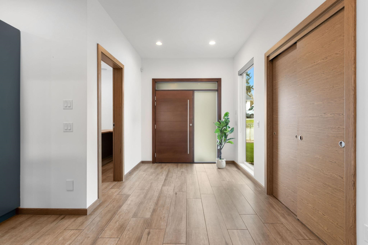 Family Room Photo of 2150 Kugler Avenue, Coquitlam, BC