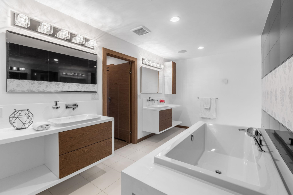 Laundry Room Photo of 2150 Kugler Avenue, Coquitlam, BC